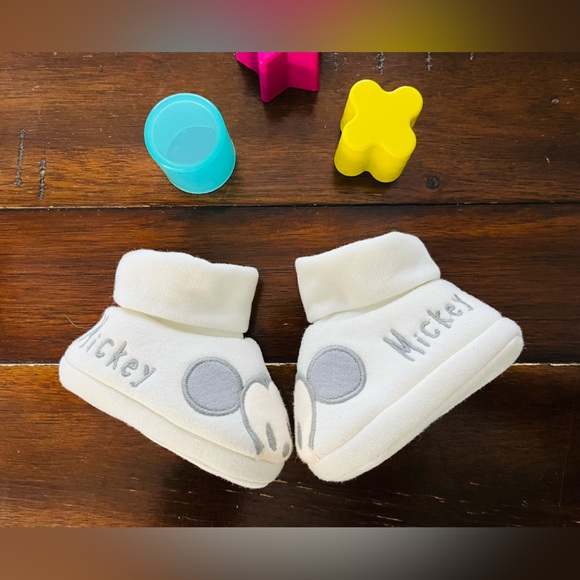 Mickey Mouse Baby Booties - Picture 5 of 7